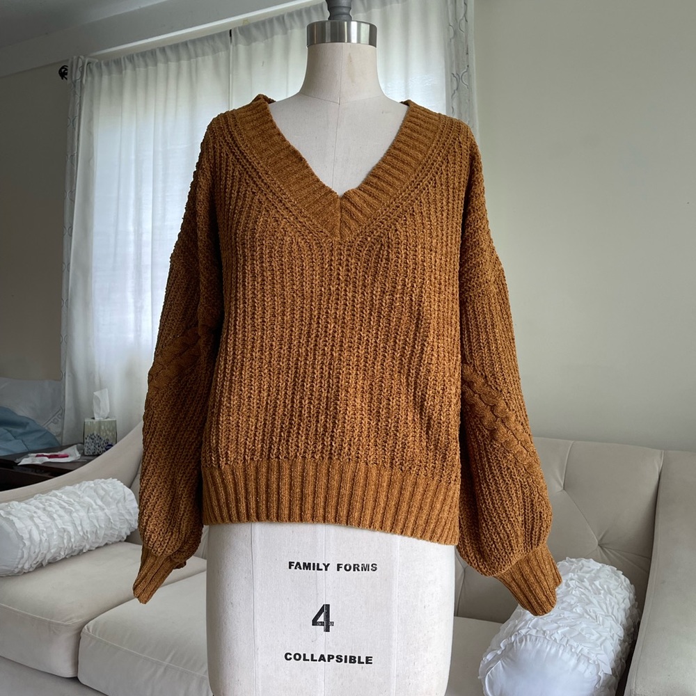 Hippie Rose Brown gold V neck sweater